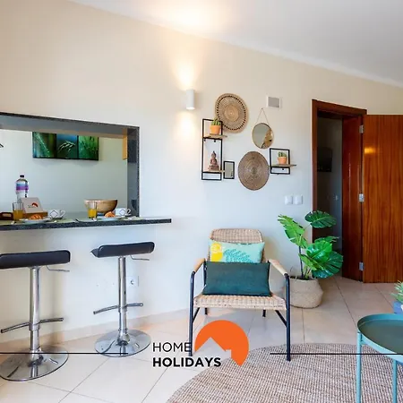 #005 Foxy B By Holidays Appartement *