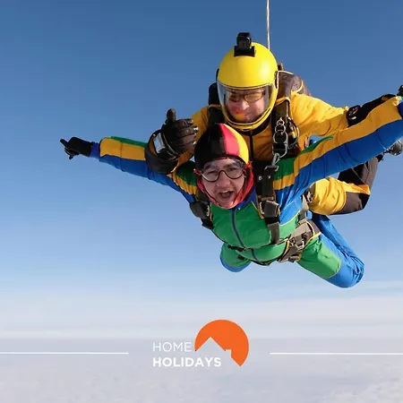 #005 Foxy B By Holidays *