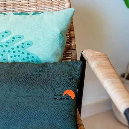 #005 Foxy B By Holidays شقة