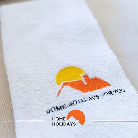 #005 Foxy B By Holidays Apartment